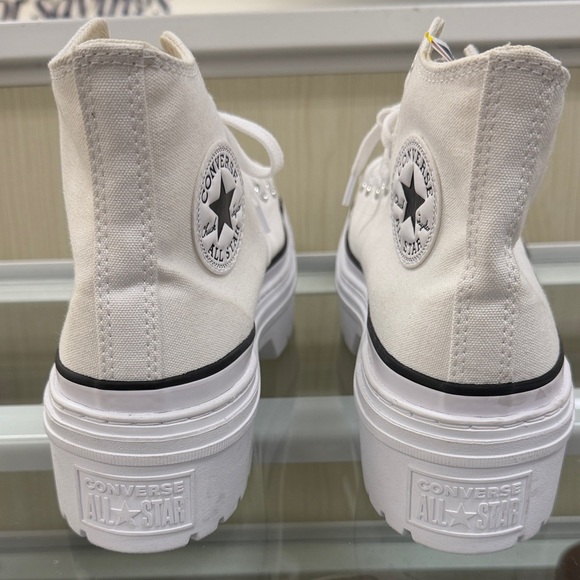 Converse White Platform High-Tops Brand New NWT. - Picture 4 of 7